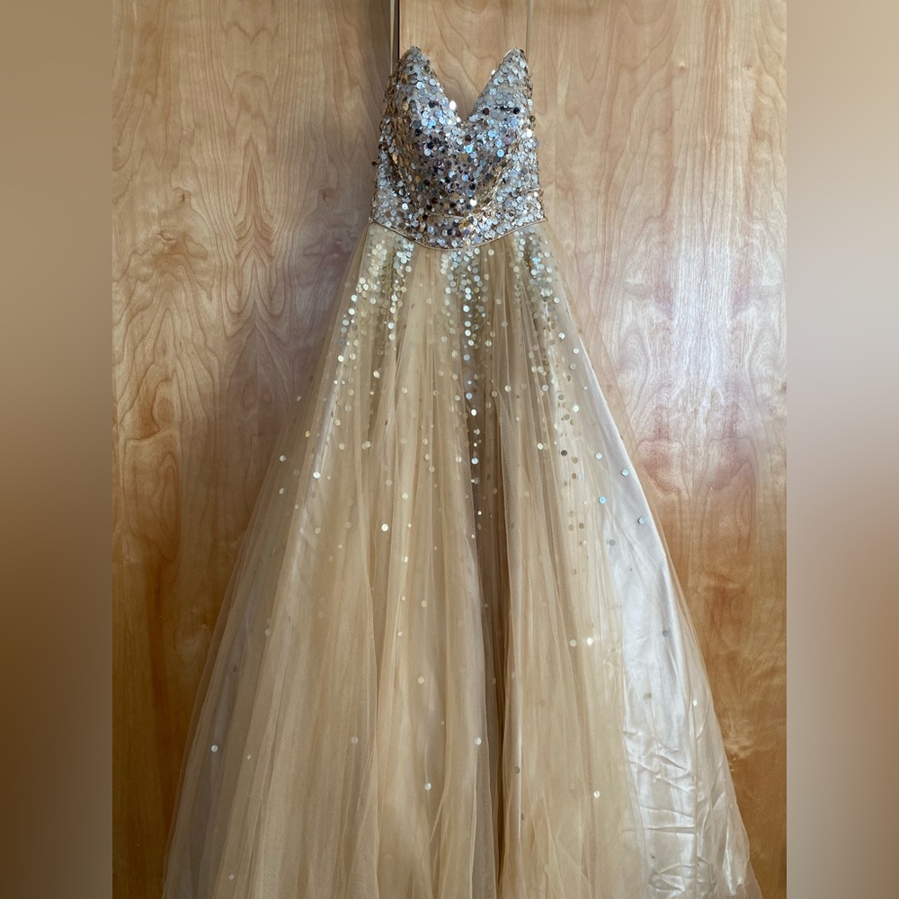 ❗️SOLD❗️Gold Strapless Ballgown Dress | Prom, Quinceañera, Sweet 16